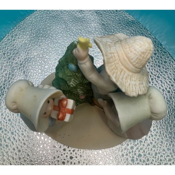 Masterpiece "Circle of Friends" Ceramic Figurine Christmas Religious Vintage 88 - Picture 7 of 8